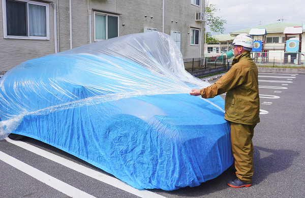 建築現場の管理ノウハウを活かした誠実な対応。水はね・音・薬剤への配慮や事前説明を徹底し、近隣との関係を損なわないよう配慮しながら建物の掃除を行うウォッシャーズの現場品質を紹介。