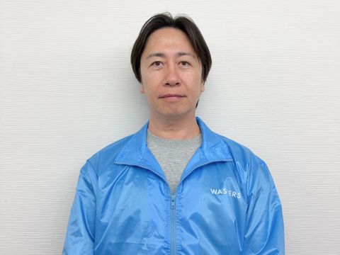 外壁洗浄専門店ウォッシャーズ千葉の外壁診断士　川原　俊作の顔写真。建築のプロとして一人ひとりの悩みに寄り添い、無理な提案はせず、建物の状態を見極めて最適な掃除を提案する専門家の表情を紹介。