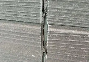 シーリング割れ