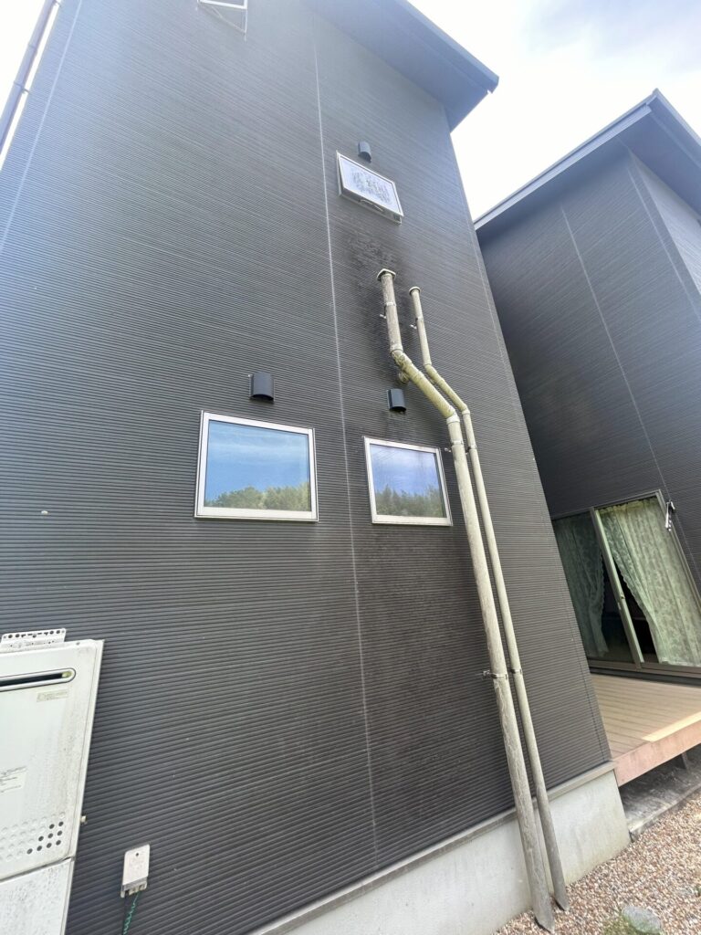 長久手市 築8年 戸建て住宅の外壁4面を洗浄+エクステリアクリーニング