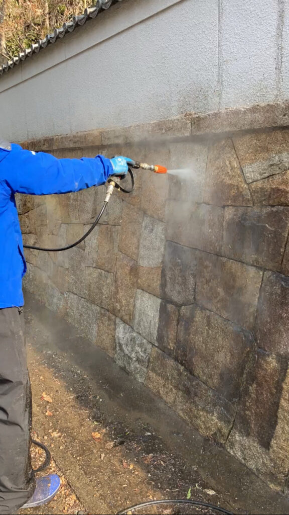 セカンドハウスの外構を丁寧に洗浄!