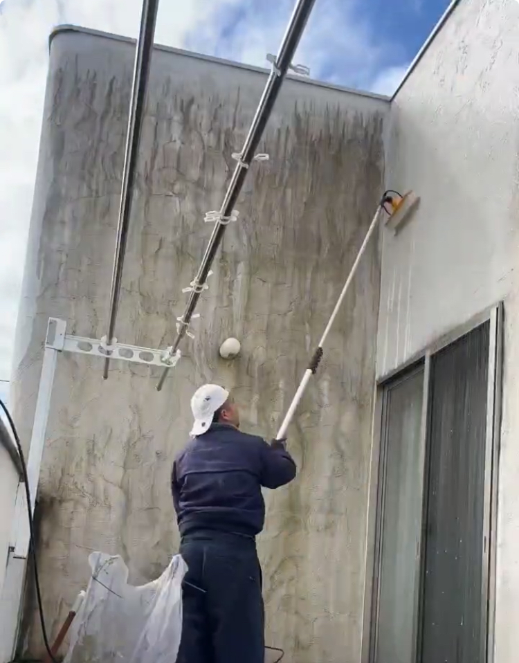 埼玉県越谷市 外壁一面の洗浄