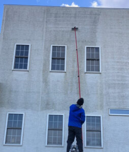 岐阜県瑞穂市　築10年　外壁２面を洗浄！