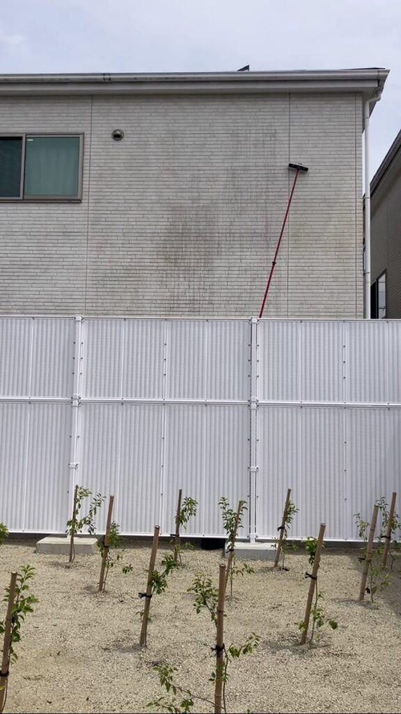 【春日井市】築13年の外壁洗浄｜北面の目立つ汚れをすっきり改善！