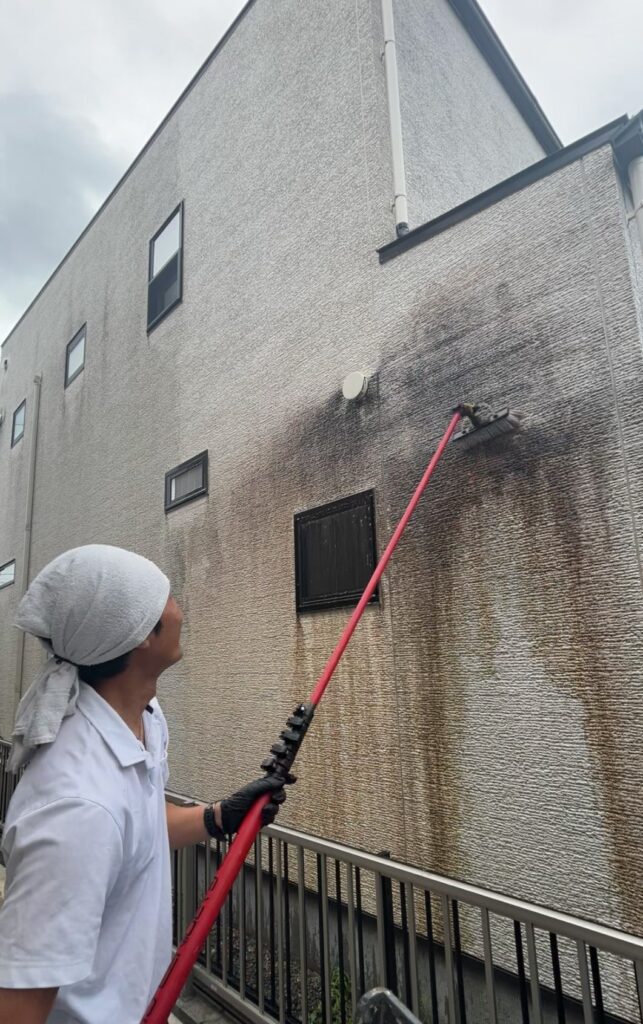 【小牧市】築10年・窯業サイディング外壁＋土間＆ウッドデッキ洗浄｜風通しが悪い場所の汚れもスッキリ！