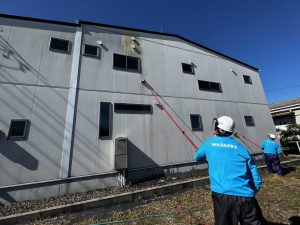 愛知県春日井市　築6年の戸建住宅の外壁２面を洗浄！