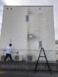 日進市　調剤薬局様　外壁一面を洗浄！